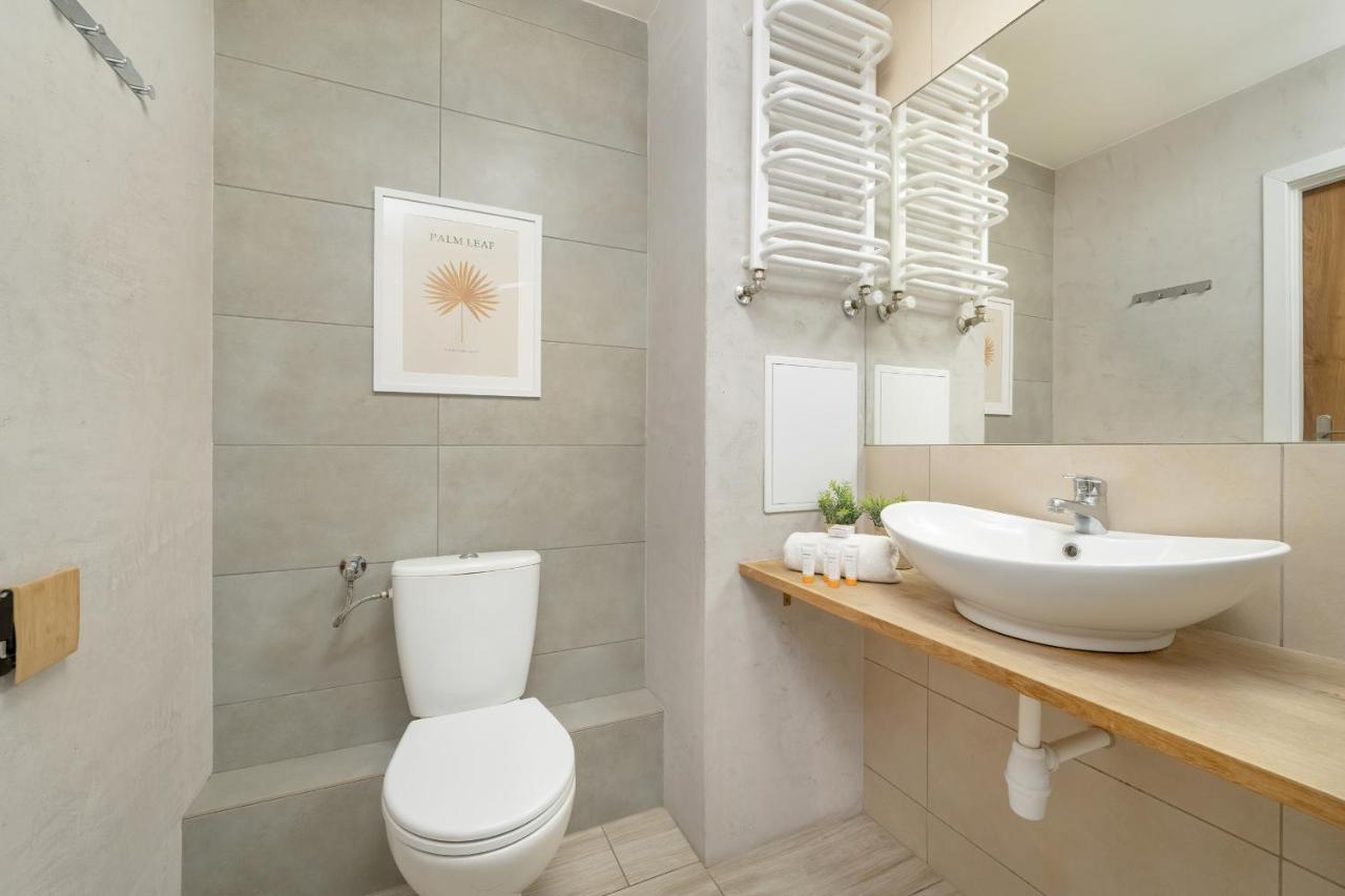 Charming Trzebnicka By Renters Apartment *